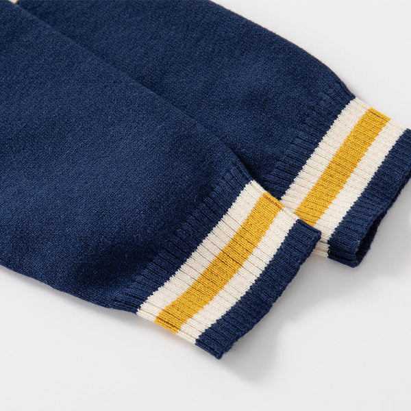 cárdigan de punto bordado con cuello en V para niño