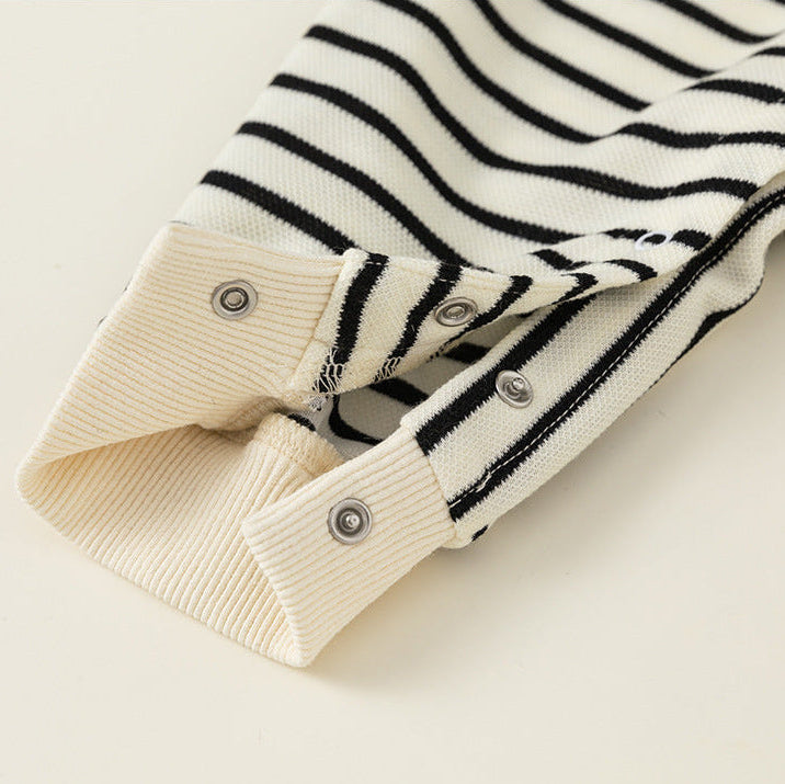 Pelele de rayas con osito de bebé