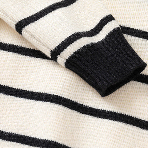 Suéter con cuello bordado de dibujos animados para niños