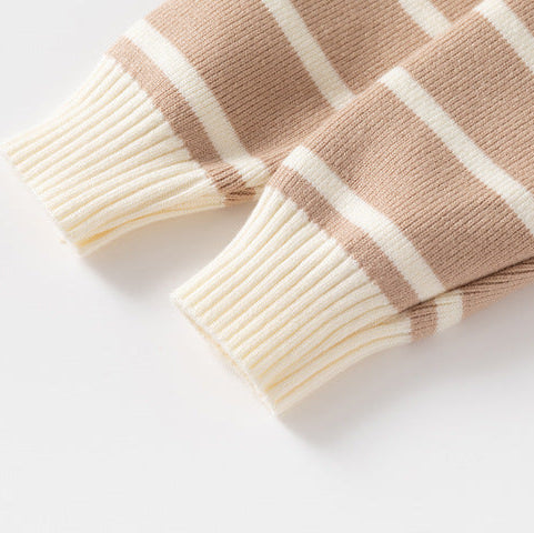 Suéter con cuello bordado de dibujos animados para niños