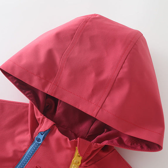 Trendige Windjacke mit Kapuze für Kinder