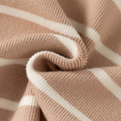 Suéter con cuello bordado de dibujos animados para niños