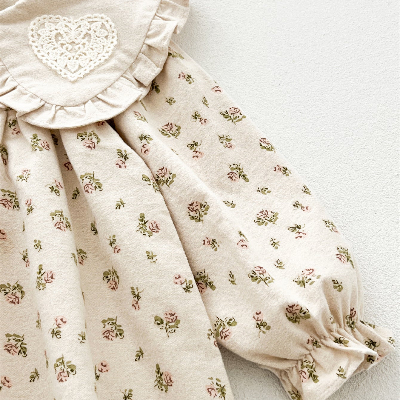 Girls’ 100% Cotton Floral Long Sleeve Dress with Lace Heart Collar