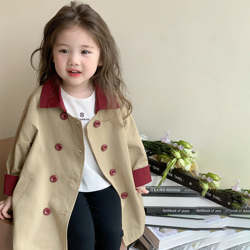 Mädchen Trenchcoat im französischen Stil mit Kontrastkragen und zweireihiger Knopfleiste in mittlerer Länge